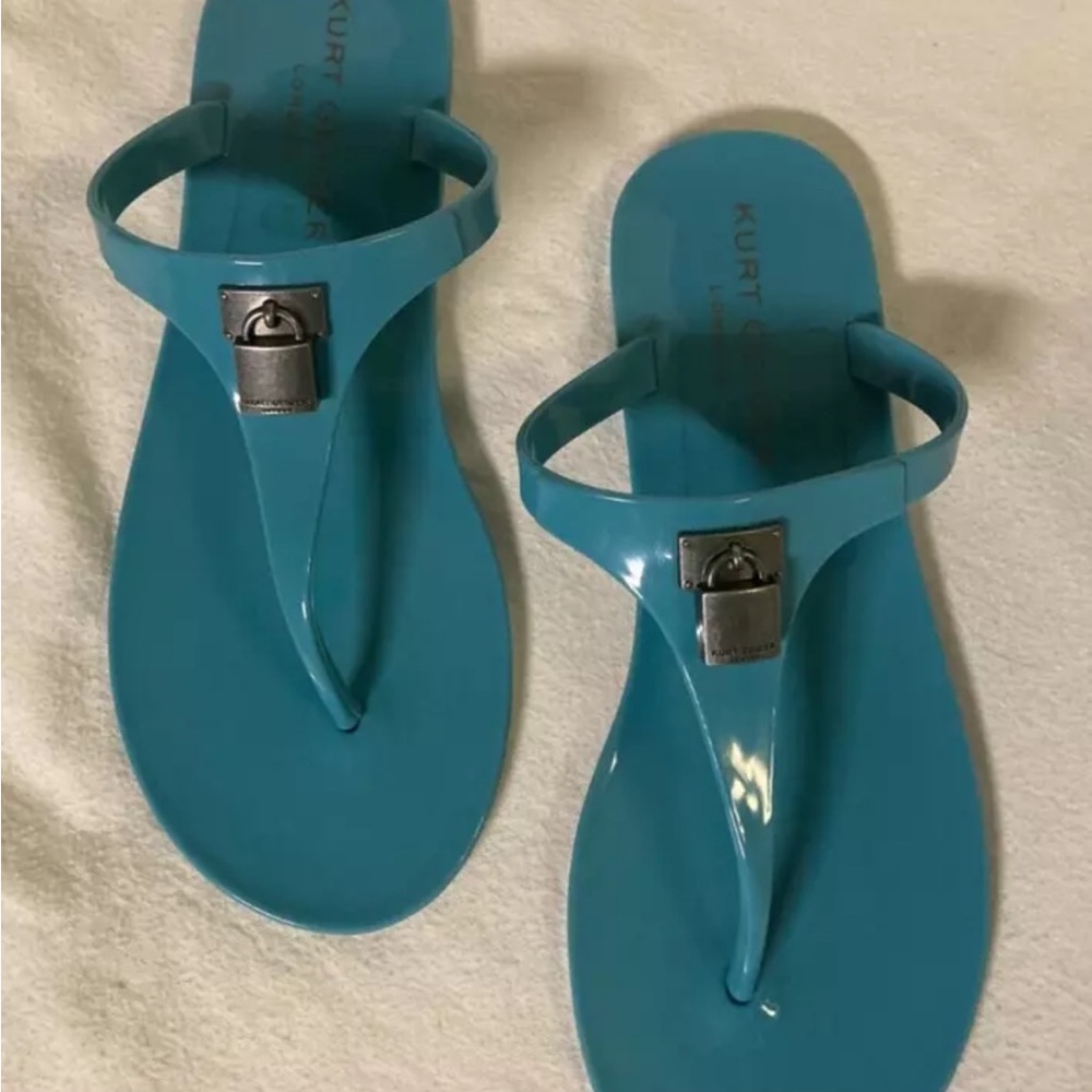 Kurt Geiger Teal Women's Sandals NWOT
European size 37 US women's size 6.5